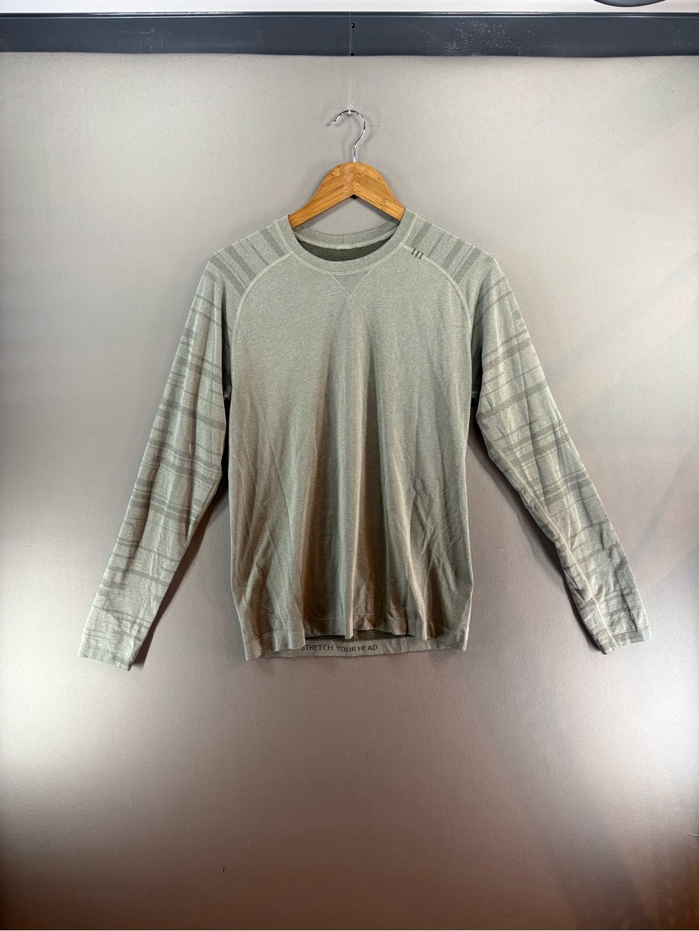 Lululemon Metal Vent Tech Long Sleeve Shirt Mens Small Green Performance Stretch
